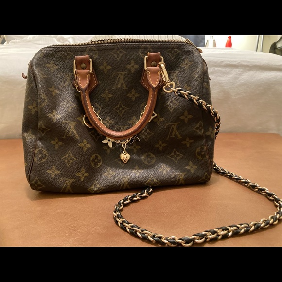 Louis Vuitton Speedy 25 with bag charm - Picture 2 of 6